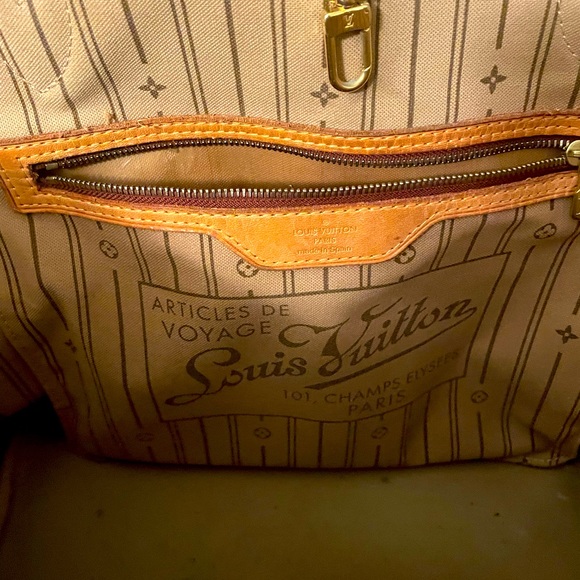 Louie Vuitton  Never Full MM, 2010 - Picture 9 of 11